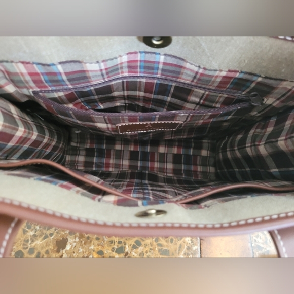 Etienne Aigner Elegant Beige and Brown Tote Bag - Picture 7 of 11